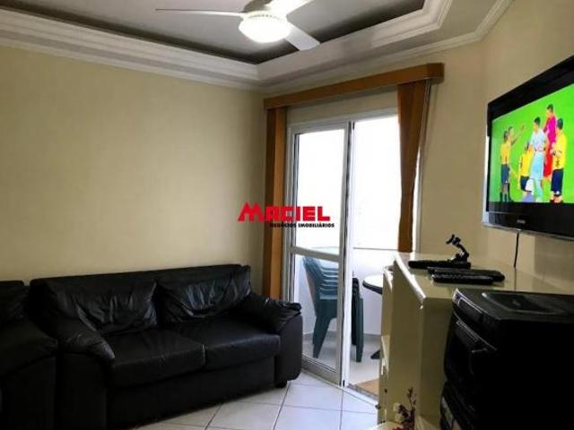 APARTAMENTO MOBILIADO FRENTE À PRAIA DE ARUAN