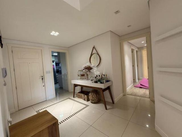 Apartamento mobiliado, no Centro, com 03 dormitórios!