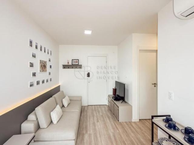 Apartamento mobiliado, Bigorrilho, 2 dormitórios
