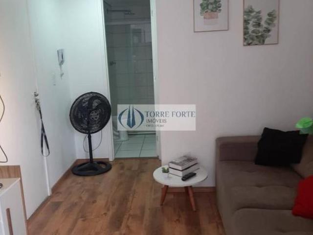 Apartamento Mobiliado na Vila Granada: 1 Dorm com Vaga e Academia