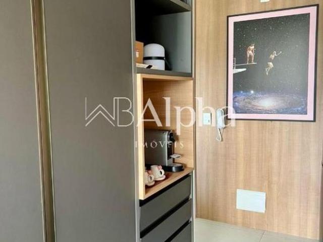 Apartamento mobiliado para venda no Condomínio Glass em Alphaville SP