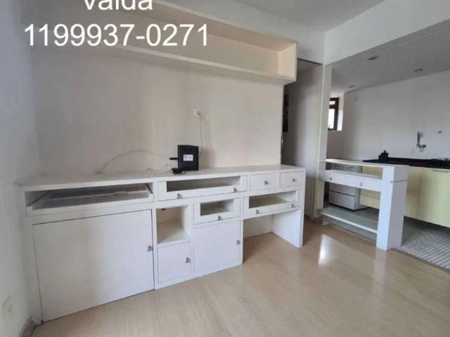 Apartamento mobiliado para alugar com 1 dormitório 1 suíte e 1 vaga. Morumbi. Boa localização