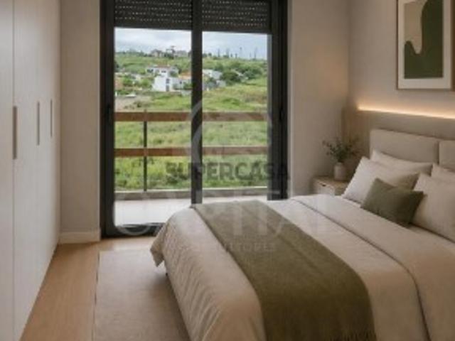 Apartamento moderno a estrear com excelente exposição solar, varanda e box privativa