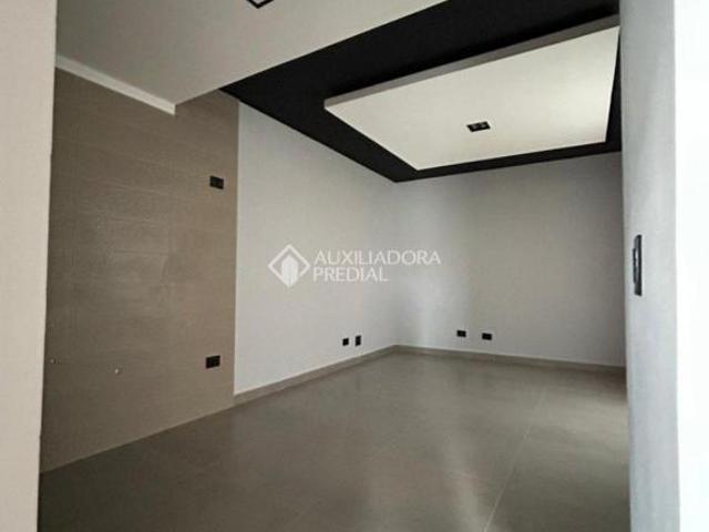 APARTAMENTO MODERNO COM ELEVADOR E QUINTAL NA VILA SCARPELLI!