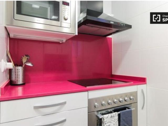 Apartamento moderno de 2 dormitorios con estudio en alquiler en el Eixample central