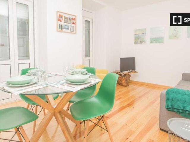 Apartamento moderno de 2 quartos para alugar em Penha de França