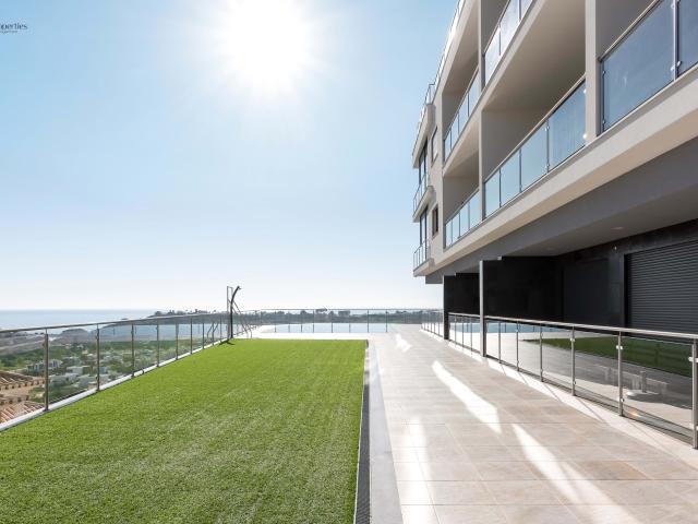 Apartamento T3 com vista mar, em Albufeira, num condomínio com piscina