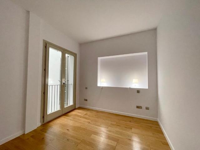 Apartamento moderno sin amueblar de un dormitorio en zona Paseo del Borne, Palma