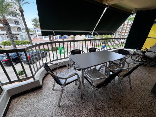 APARTAMENTO MUY CENTRICO CON GRAN TERRAZA CON VISTAL AL PASEO