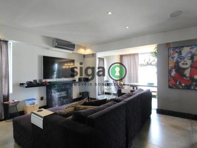 Apartamento na Vila Nova Conceição de 1 Quarto com 2 Vagas 100m² à Venda