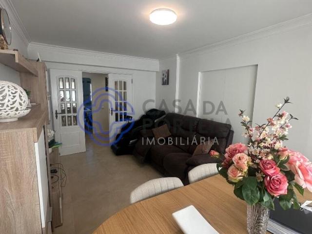 Apartamento na Vila Chã T3+1