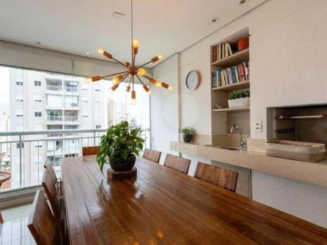 Apartamento na Vila Romana, 3 dormitórios, 3 suítes, 5 banheiros e 3 vagas