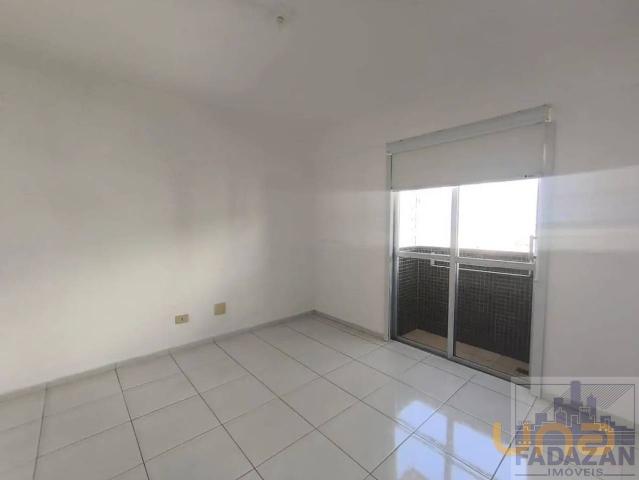Apartamento na Visconde de Guarapuava Centro Curitiba PR, aluguel por R$ 1.800