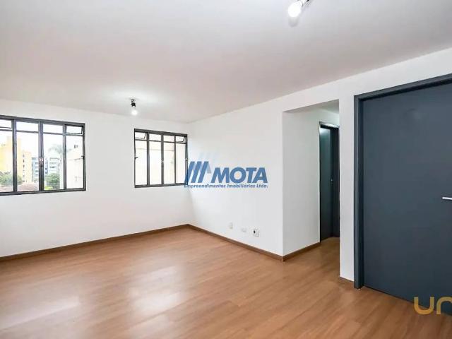 Apartamento na Zacarias de Paula Neves Portão Curitiba PR, aluguel por R$ 1.800