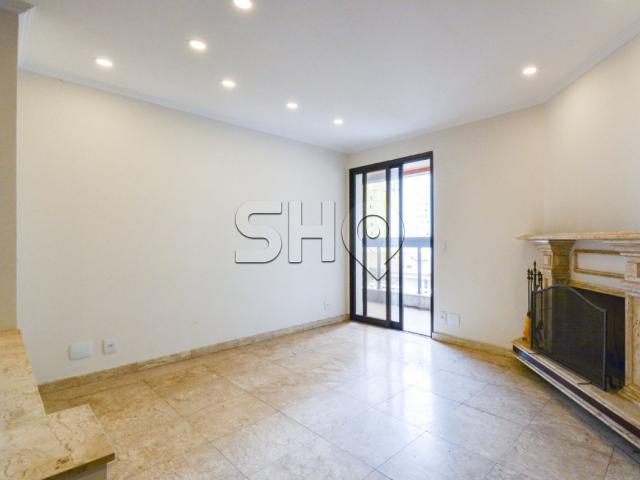 Apartamento na Aclimação com 4 dormitórios