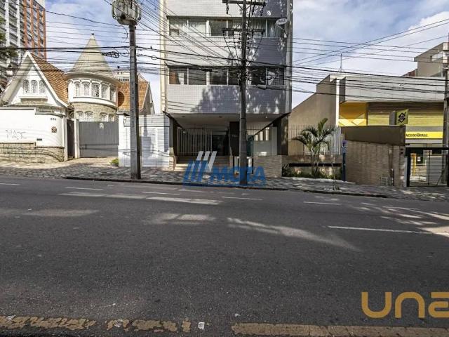 Apartamento na Amintas de Barros até 688 689 Centro Curitiba/PR, aluguel por R$ 2.850