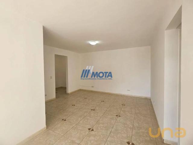 Apartamento na Antônio Escorsin Santa Felicidade Curitiba PR, aluguel por R$ 2.500