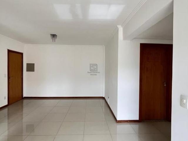 Apartamento na área central de Poços de Caldas, 3 quartos, 2 vagas