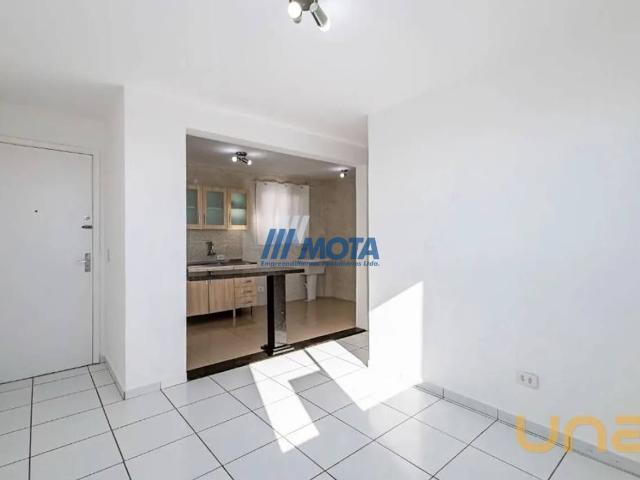 Apartamento na Atílio Brunetti Capão Raso Curitiba PR, aluguel por R$ 1.900
