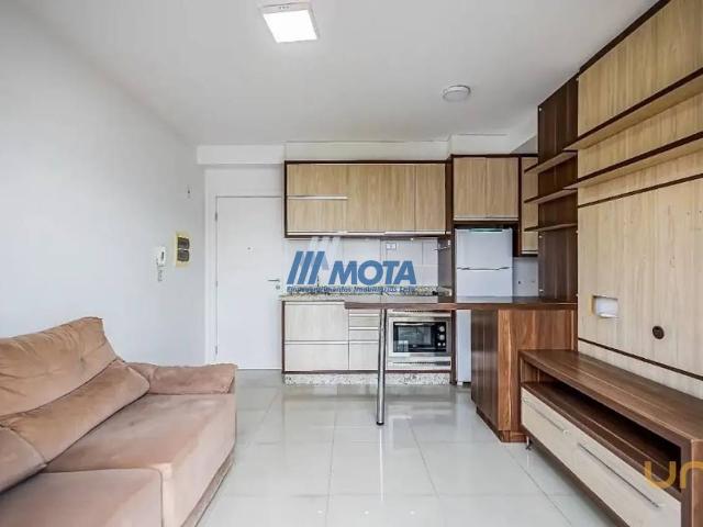Apartamento na Augusto de Mari Portão Curitiba PR, aluguel por R$ 2.700