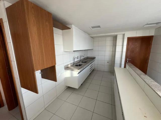 Apartamento na Av. Boa Viagem | andar alto | 187m² | 4 suítes | lazer completo em Pina Recife PE