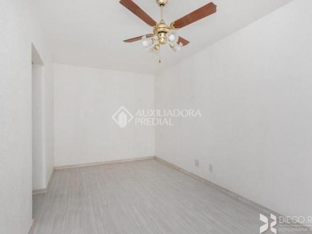Apartamento na beira do Guaíba, 2 dormitórios amplos, dependência completa, sol da manhã