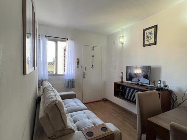 Apartamento na Cidade Ademar