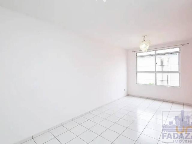 Apartamento na Dante Luiz Júnior Capão Raso Curitiba PR, aluguel por R$ 1.700