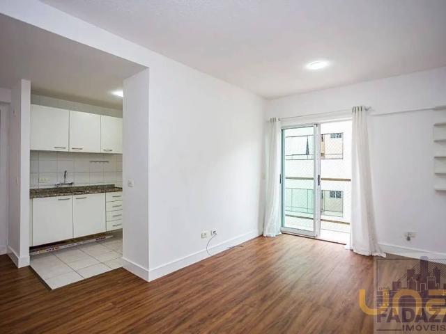 Apartamento na Desembargador Motta Centro Curitiba PR, aluguel por R$ 2.800