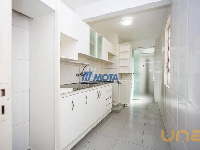 Apartamento na Emílio Cornelsen Ahú Curitiba PR, aluguel por R$ 2.300