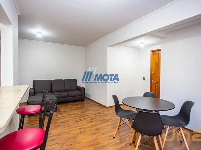 Apartamento na Emiliano Perneta Centro Curitiba PR, aluguel por R$ 2.200