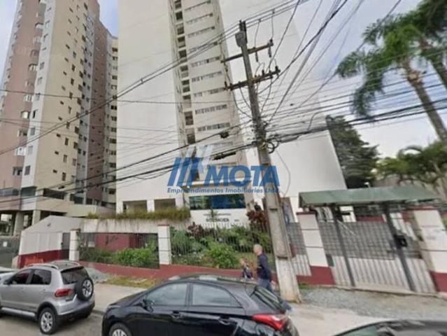 Apartamento na Engenheiro Niepce da Silva Portão Curitiba PR, aluguel por R$ 2.200
