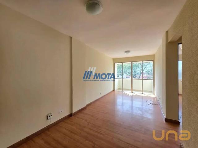 Apartamento na Engenheiro Niepce da Silva Portão Curitiba PR, aluguel por R$ 2.300