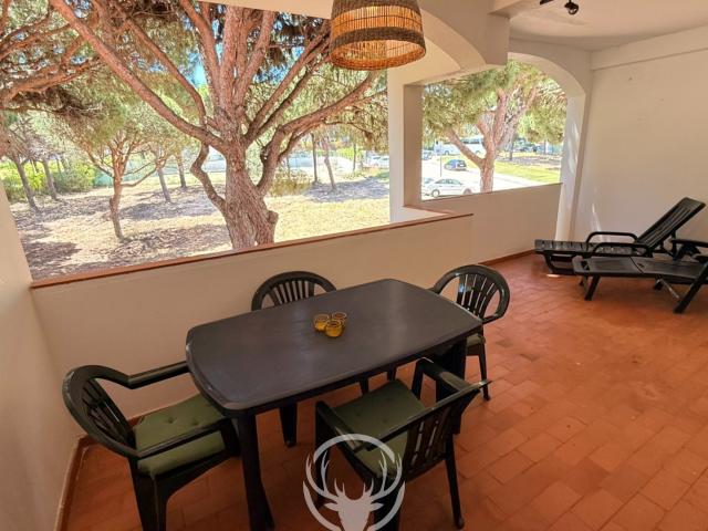 Apartamento na estrada das Açoteias com 2 Quartos e Localiza. 72m² Boliqueime