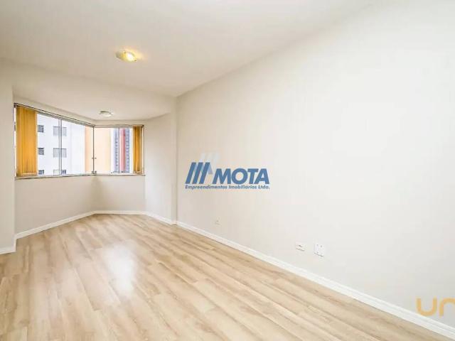 Apartamento na Francisco Alves Guimarães Cristo Rei Curitiba PR, aluguel por R$ 2.300