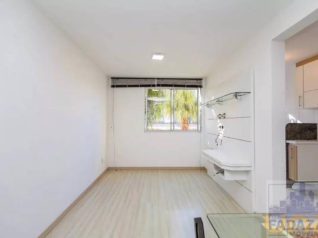 Apartamento na Frei Gaspar Madre de Deus Novo Mundo Curitiba PR, aluguel por R$ 2.250