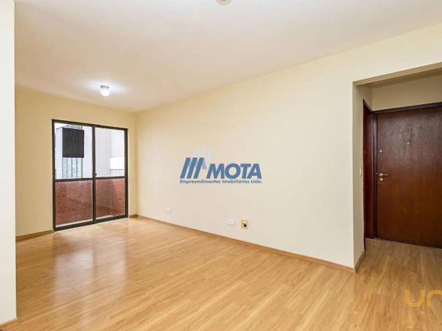 Apartamento na Governador Agamenon Magalhães Cristo Rei Curitiba PR, aluguel por R$ 2.700