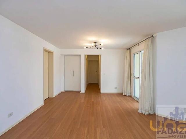 Apartamento na José Izidoro Biazetto Mossunguê Curitiba PR, aluguel por R$ 3.950