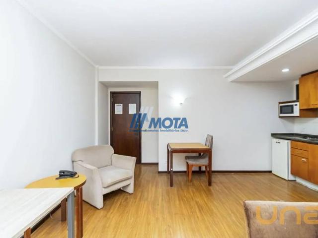 Apartamento na Lamenha Lins Centro Curitiba PR, aluguel por R$ 1.700