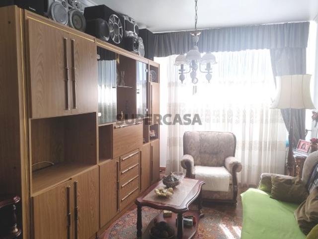 Apartamento na marginal com terraço