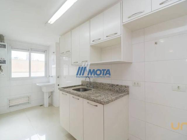 Apartamento na Monsenhor Ivo Zanlorenzi Mossunguê Curitiba PR, aluguel por R$ 3.300