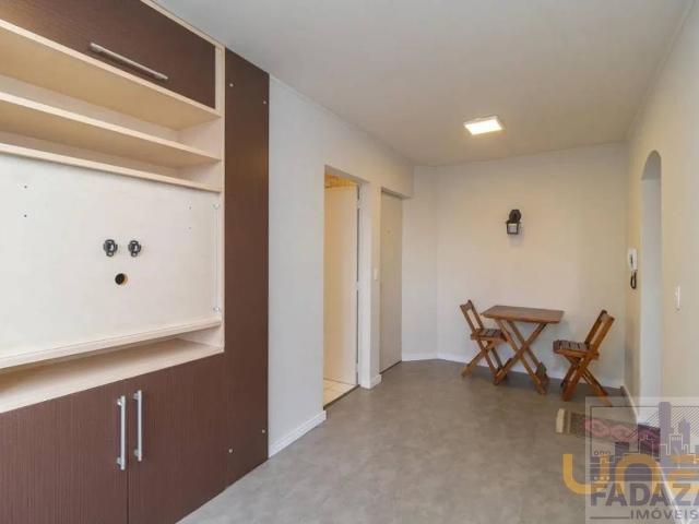 Apartamento na Morretes Portão Curitiba PR, aluguel por R$ 2.100