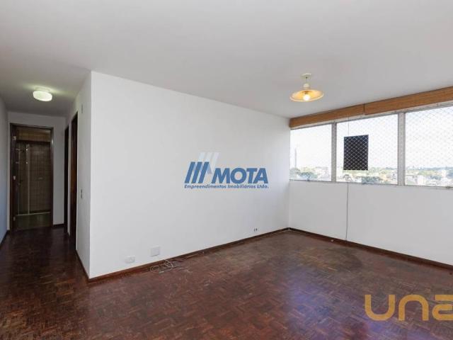 Apartamento na Nestor de Castro Centro Curitiba PR, aluguel por R$ 1.700