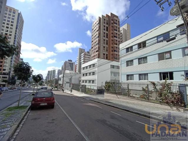Apartamento na Paraná Cabral Curitiba PR, aluguel por R$ 3.000