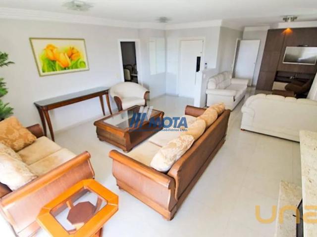 Apartamento na Petit Carneiro Água Verde Curitiba PR, aluguel por R$ 4.000