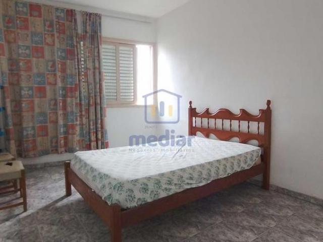 Apartamento na Ponta da Praia com 1 dormitórios, 49 m² de área útil, a poucos metros da Praia !