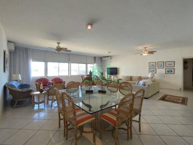 Apartamento na Praia, Frente ao Mar, Vista Panorâmica, 4 Dormitórios sendo 3 Suítes, 2 Vagas de Gara
