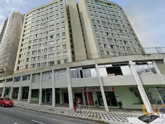 Apartamento na Presidente Affonso Camargo Cristo Rei Curitiba PR, aluguel por R$ 2.600