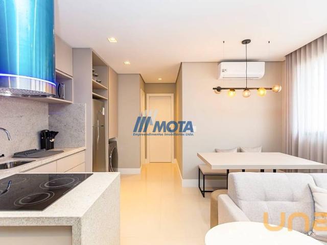 Apartamento na Presidente Carlos Cavalcanti São Francisco Curitiba PR, aluguel por R$ 4.100