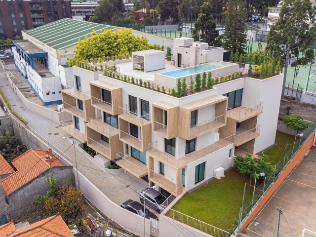 Apartamento na Quintinha da Fé T3 no Funchal 179m² São Martinho